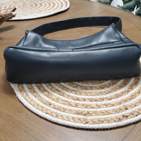 Kim Rogers Navy Leather Shoulder Bag Like New Condition - Picture 4 of 9